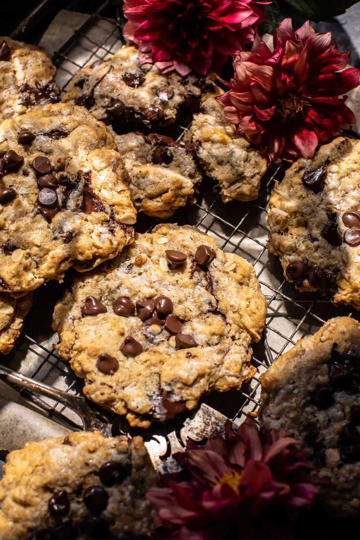 giant-magic-oatmeal-chocolate-chip-cookies.