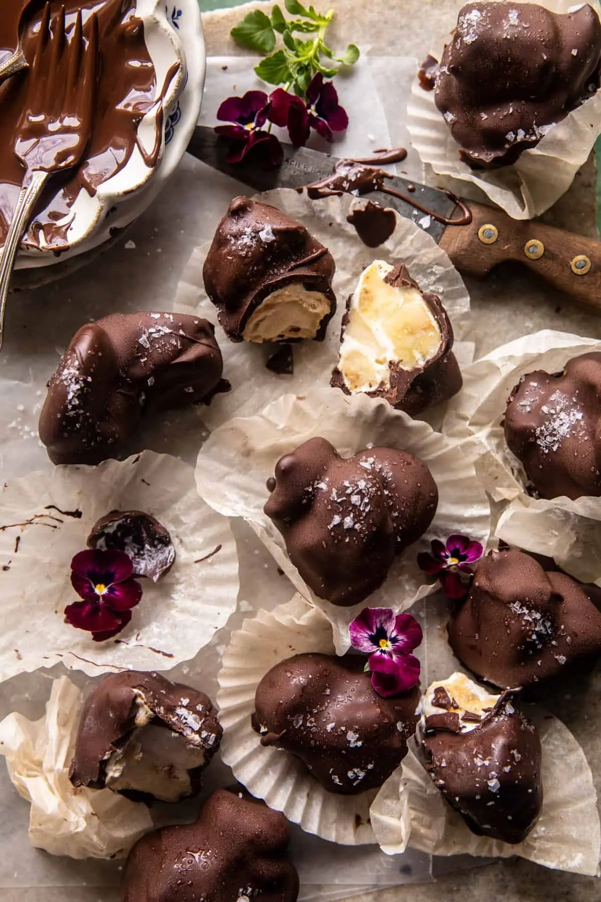 frozen-chocolate-banana-yogurt-clusters