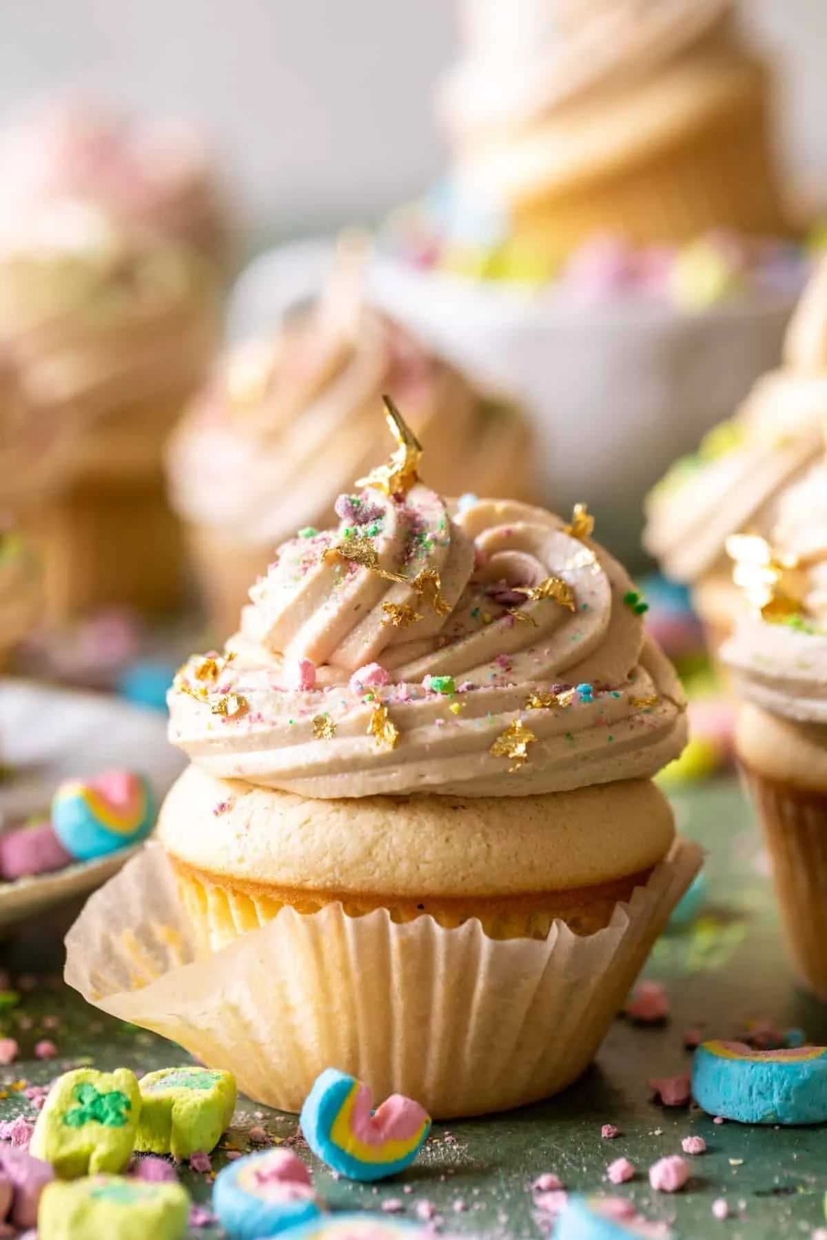 lucky's-golden-ticket-cupcakes