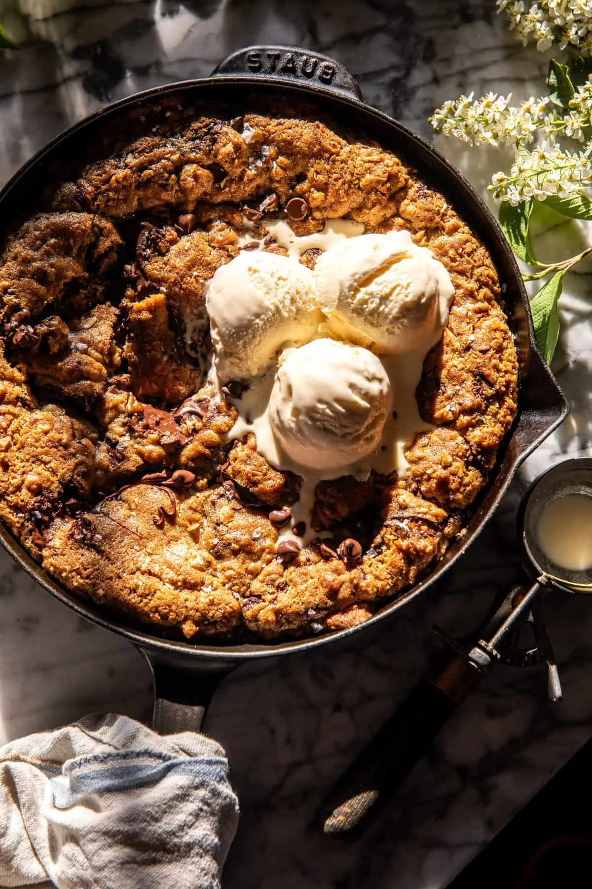 chocolate-chunk-coconut-pecan-skillet-cookie