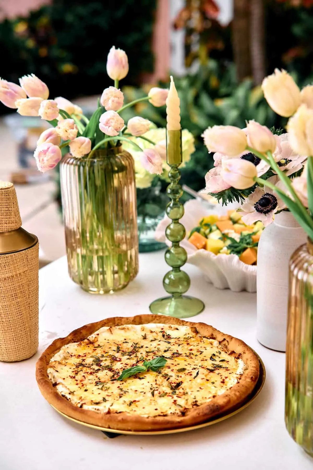 garlic-parmesan-bread-pizza.