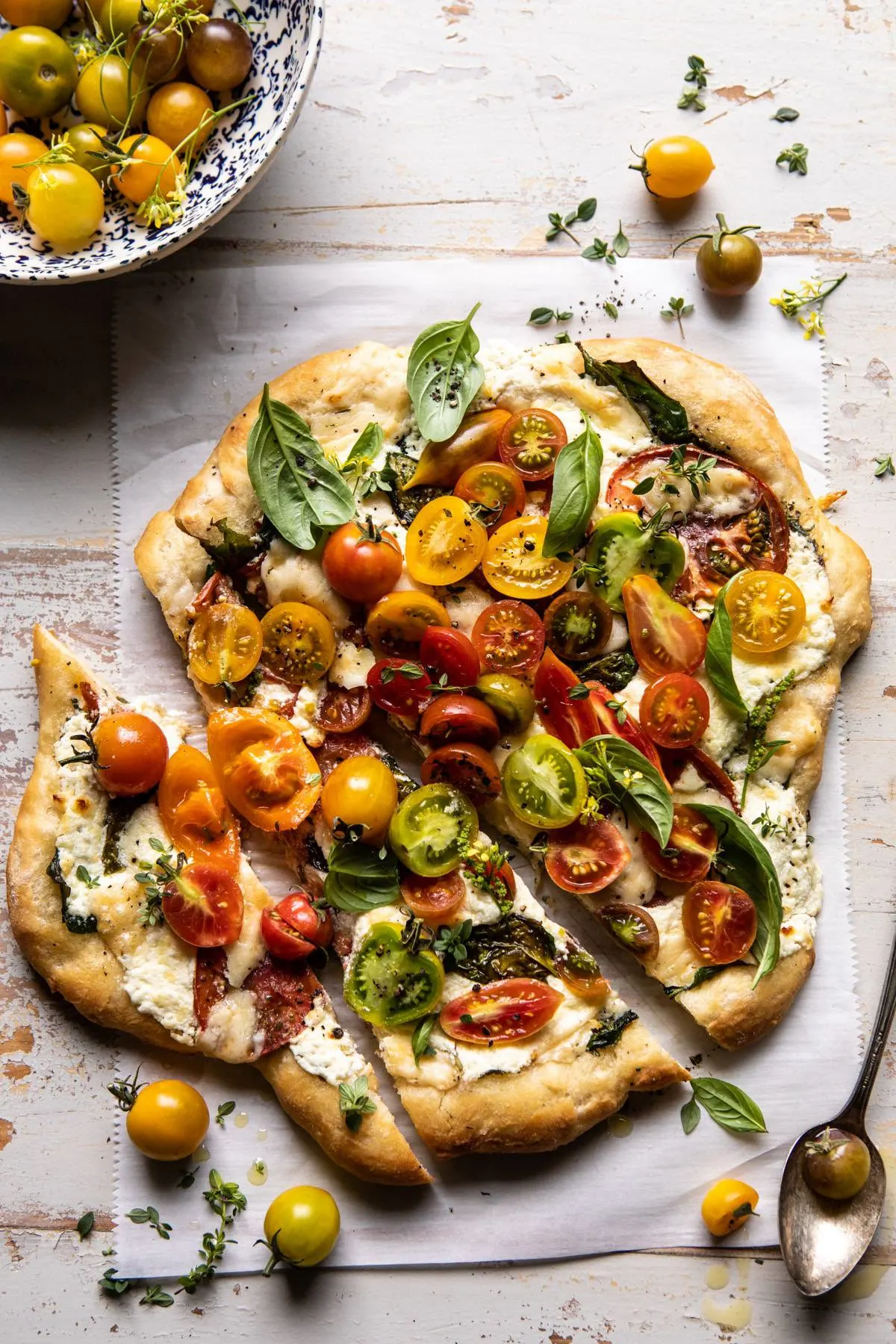 herbed-butter-heirloom-tomato-pizza.