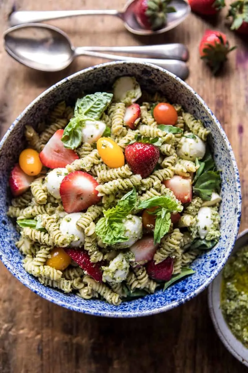 strawberry-avocado-pesto-pasta-salad