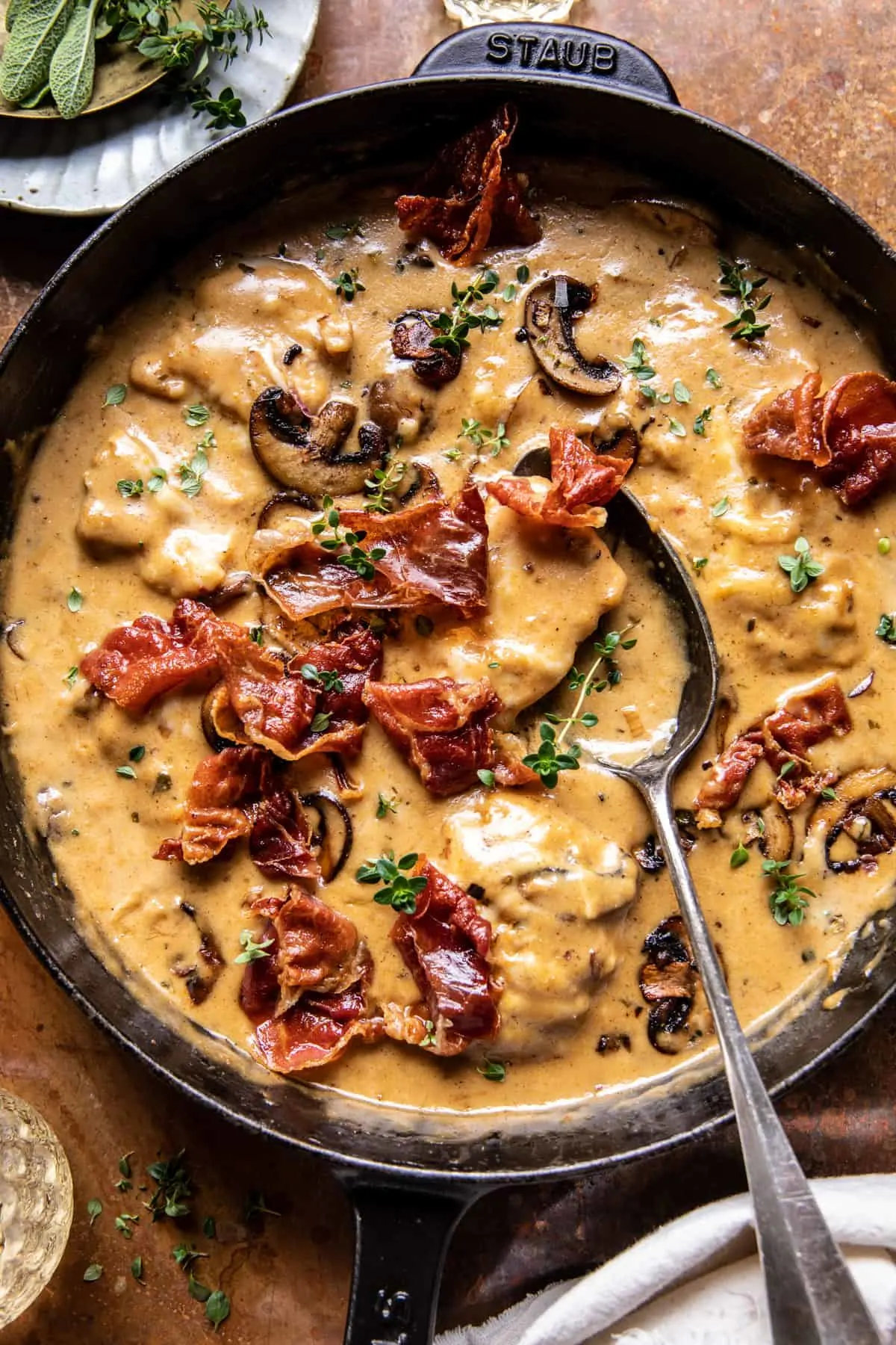 smothered-chicken-in-mushroom-wine-pan-sauce
