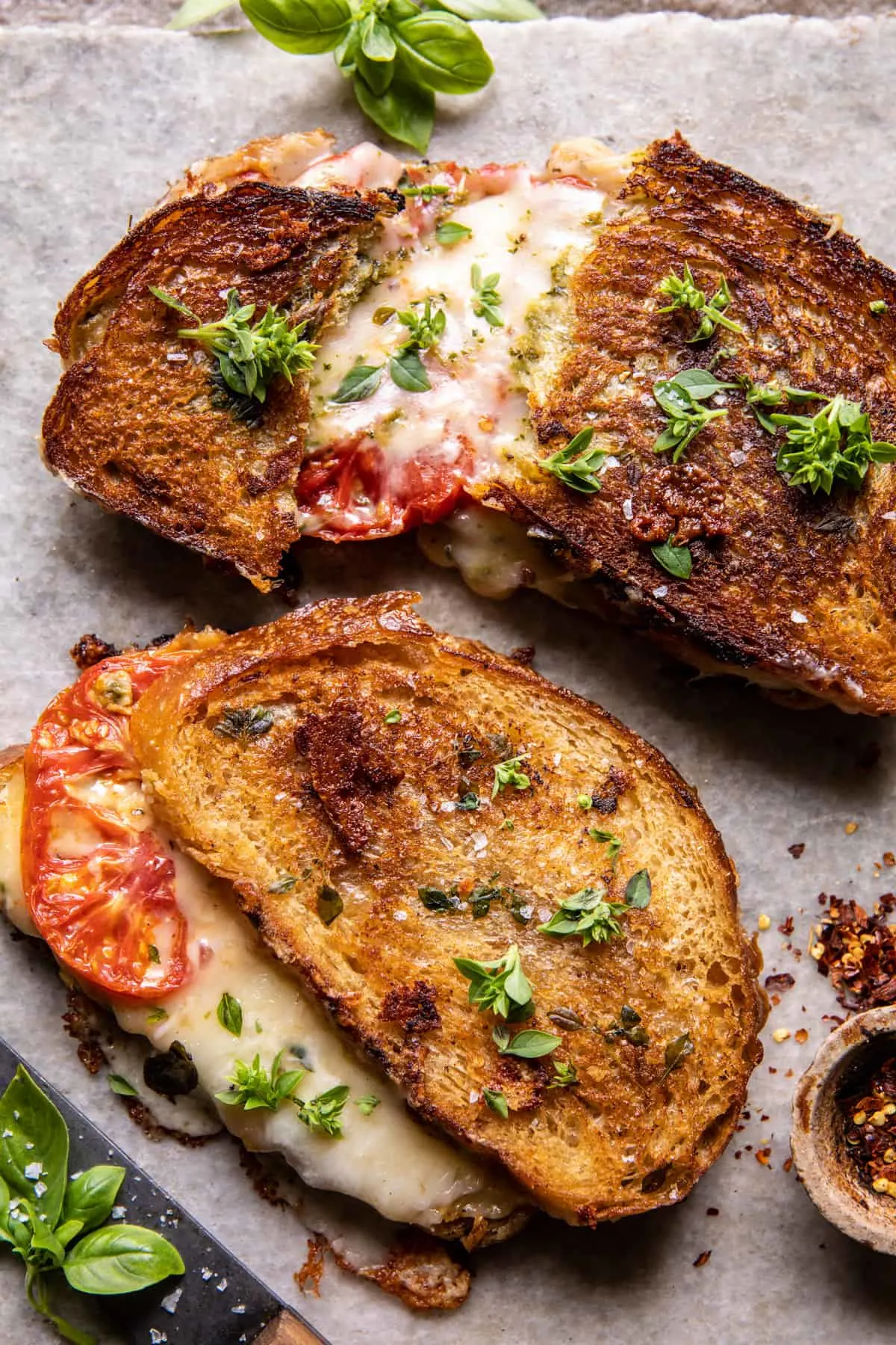 roasted-garlic-caprese-grilled-cheese.
