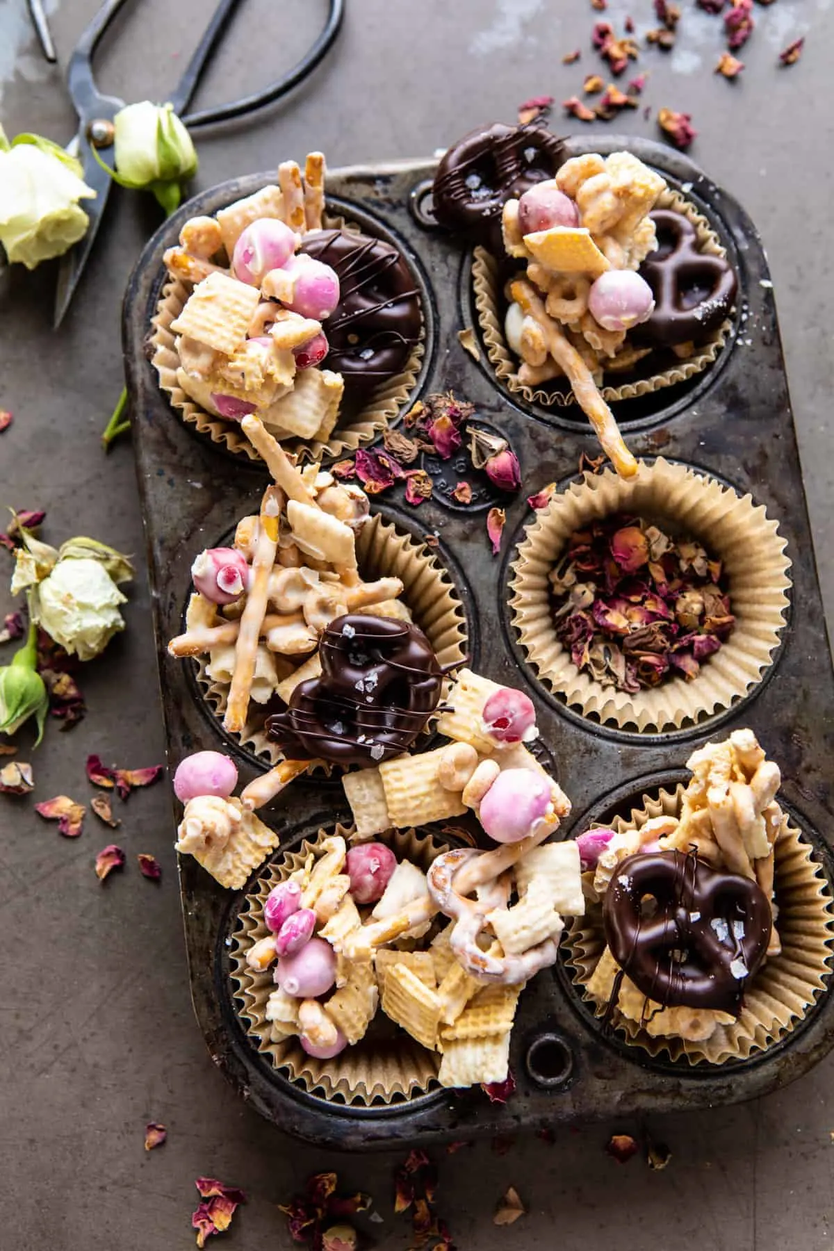 valentine's-day-double-chocolate-chex-mix.