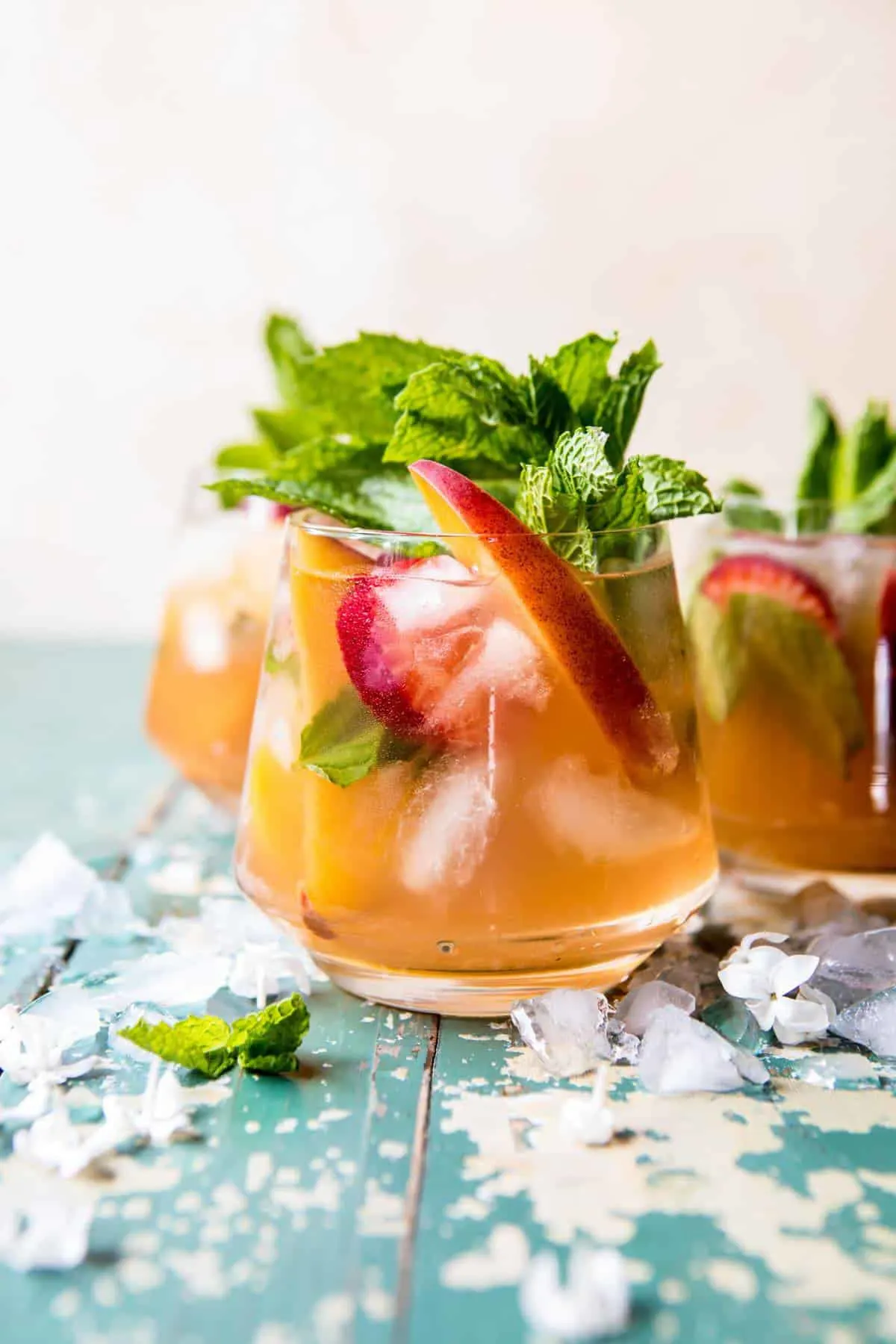 strawberry-peach-sweet-tea-julep-pitcher