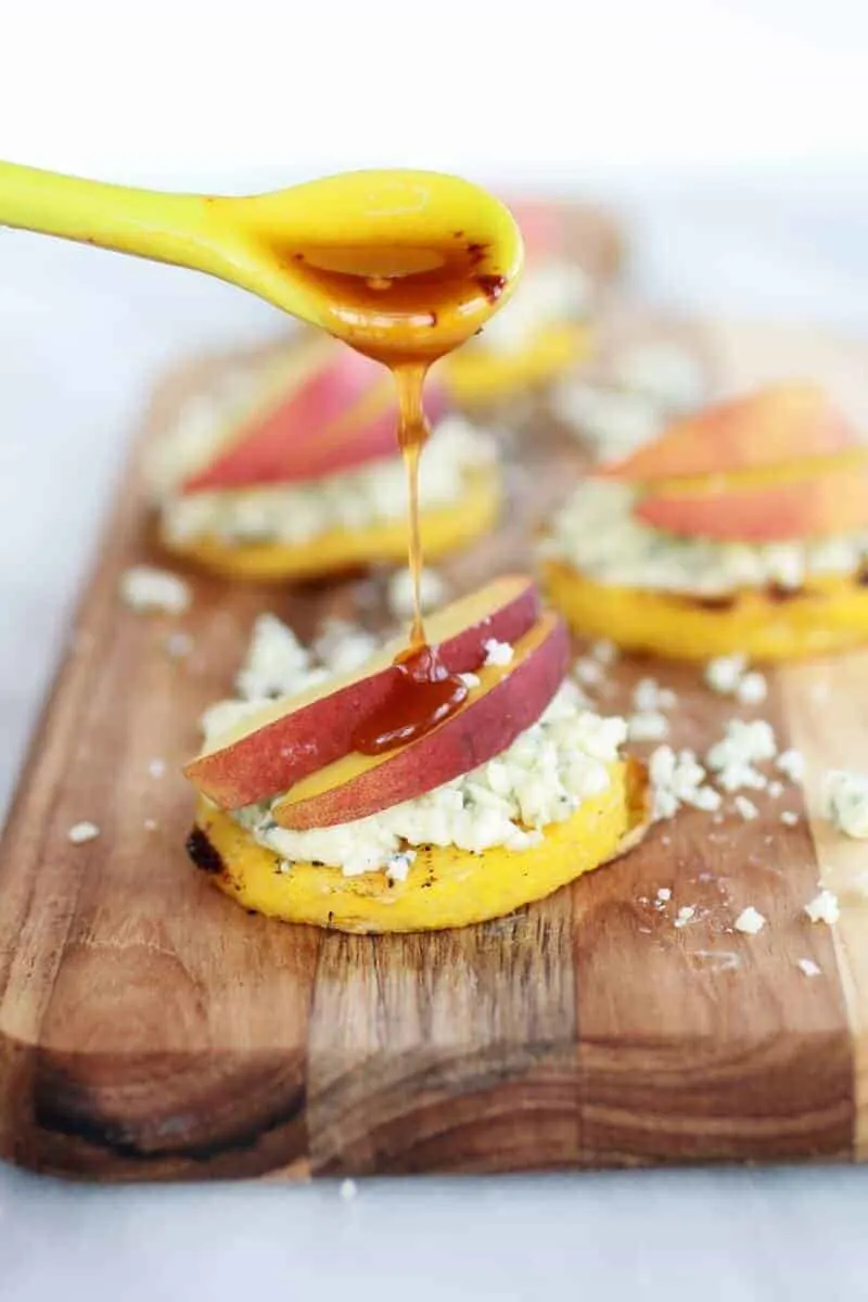 peach-and-gorgonzola-grilled-polenta-rounds-with-chipotle-honey-sauce