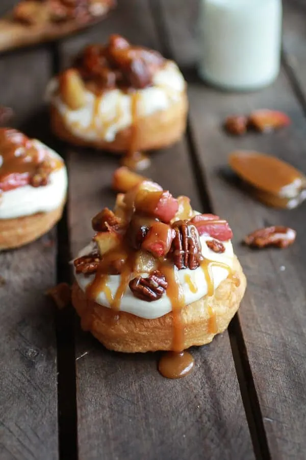 apple-pecan-pie-cronuts-with-apple-cider-caramel-drizzle