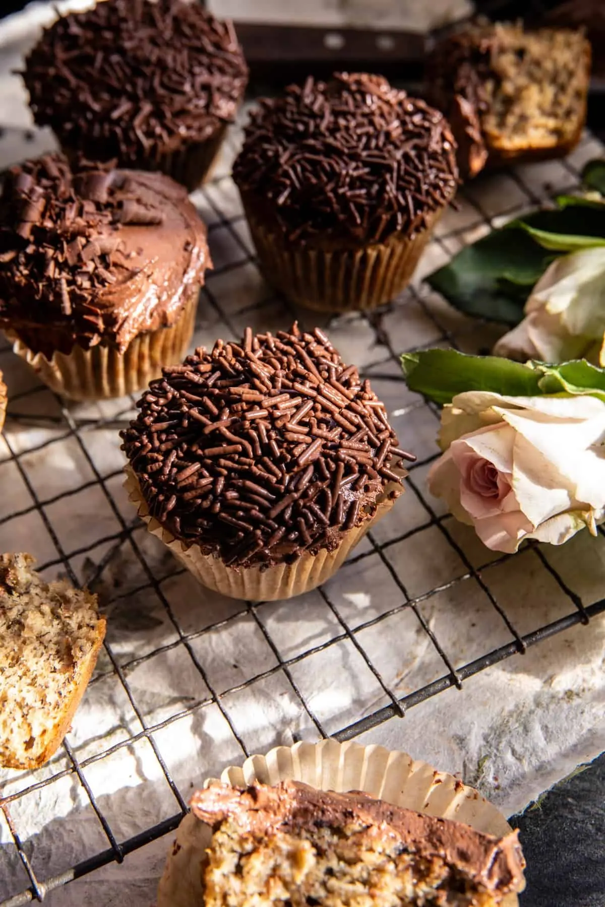easy-banana-cupcakes-with-espresso-chocolate-frosting
