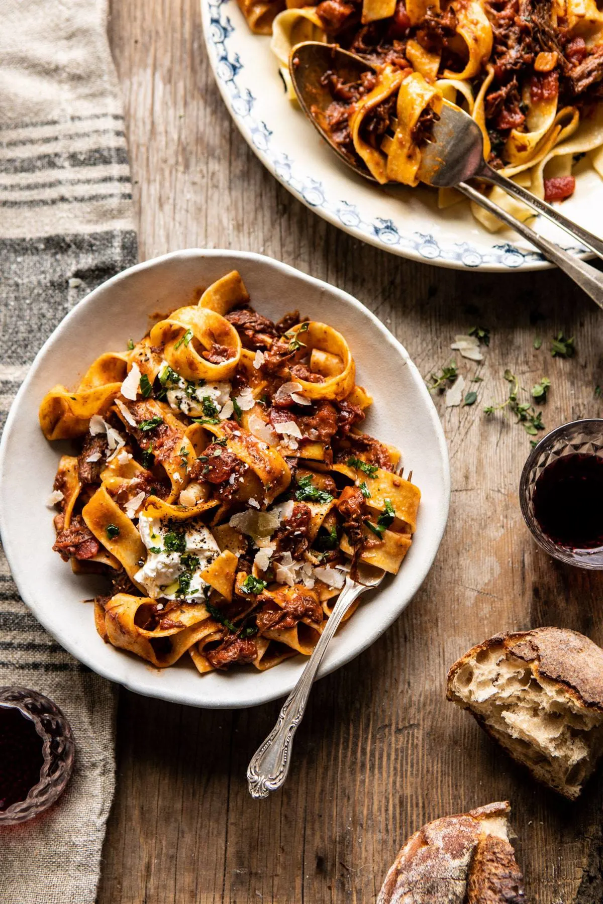 slow-cooker-red-wine-sunday-ragu-pasta.