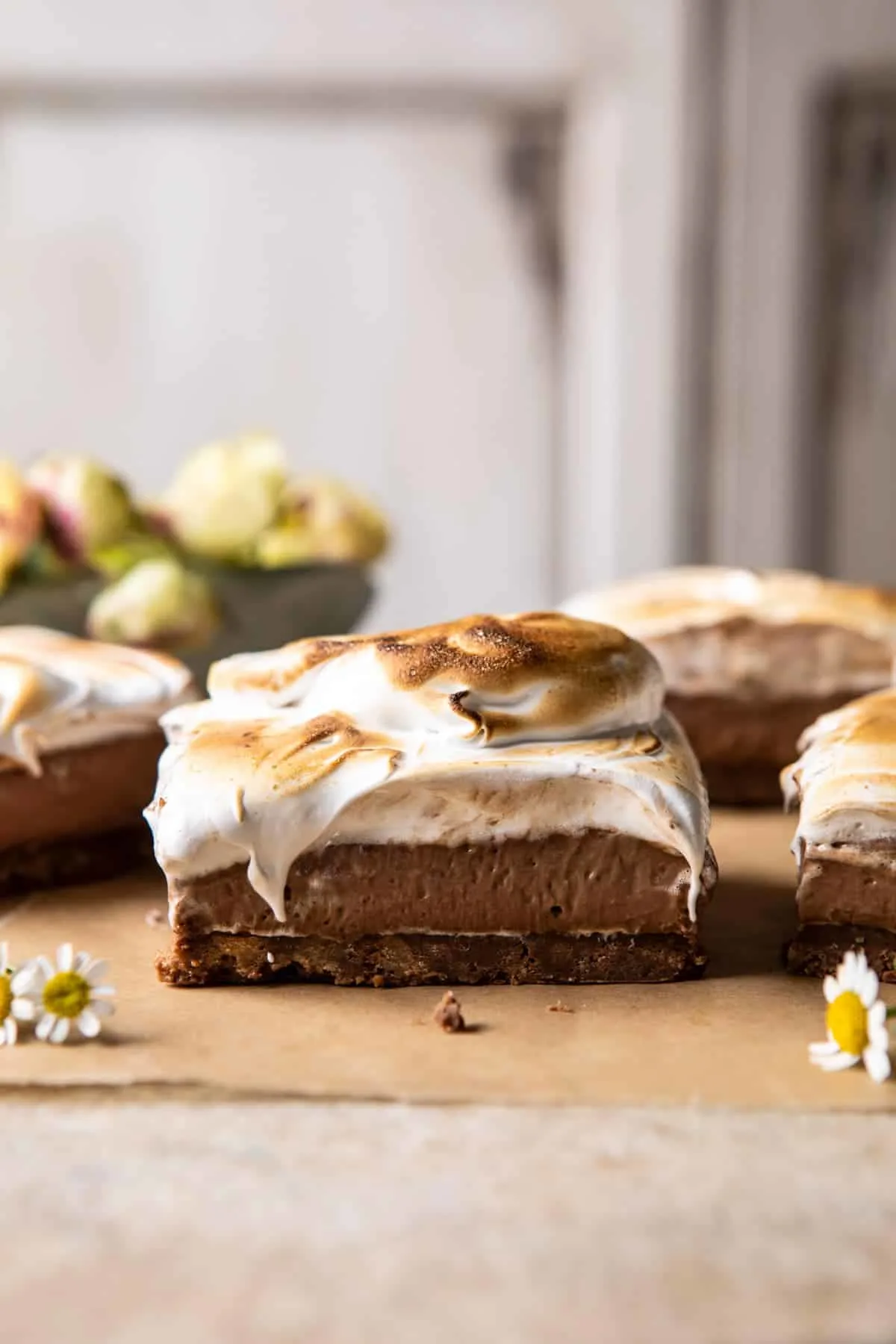 s'mores-chocolate-mousse-bars.