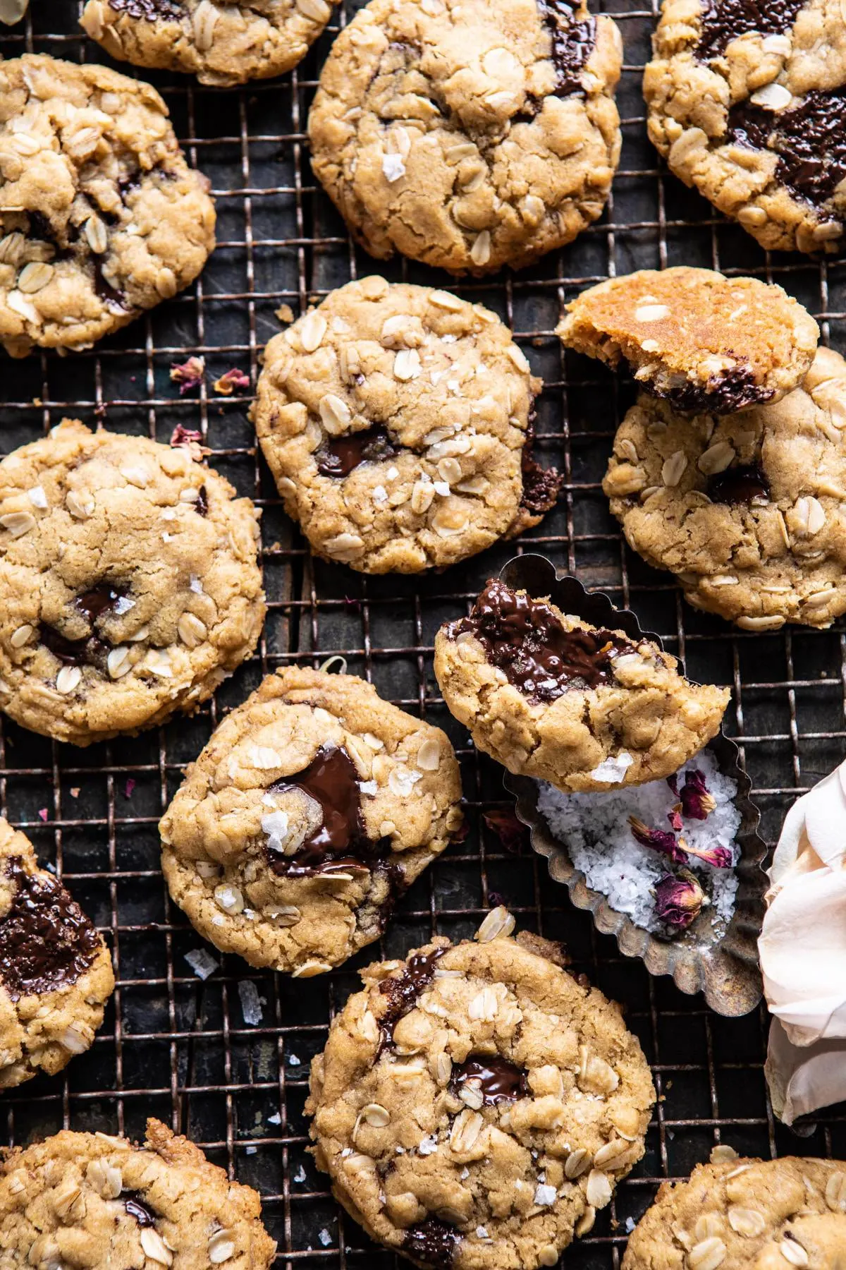 peanut-butter-chocolate-chunk-oatmeal-cookies