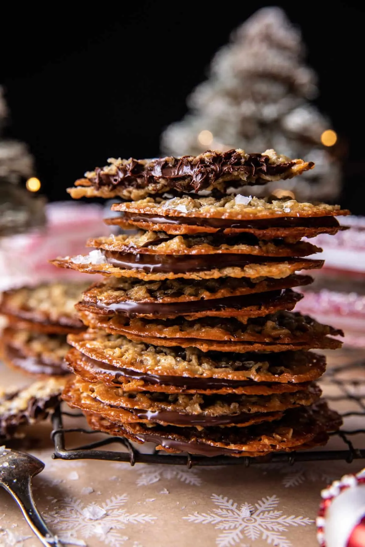easy-milk-chocolate-and-vanilla-oatmeal-lace-cookies