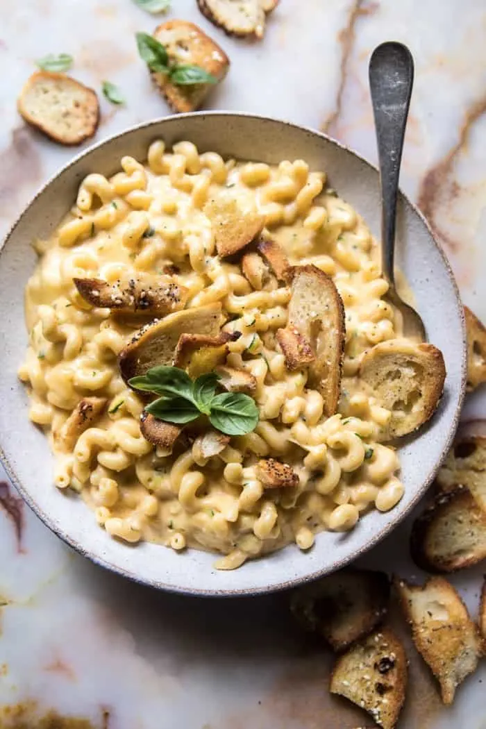 sneaky-zucchini-mac-and-cheese-with-everything-bagel-chip-crumbs