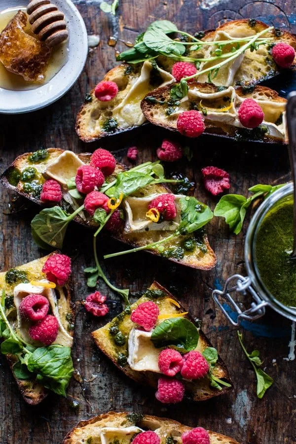honey-raspberry-brie-crostini-with-basil-oil
