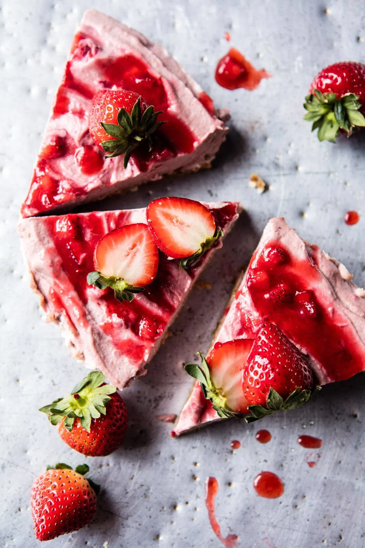 strawberry-ripple-almond-cheesecake