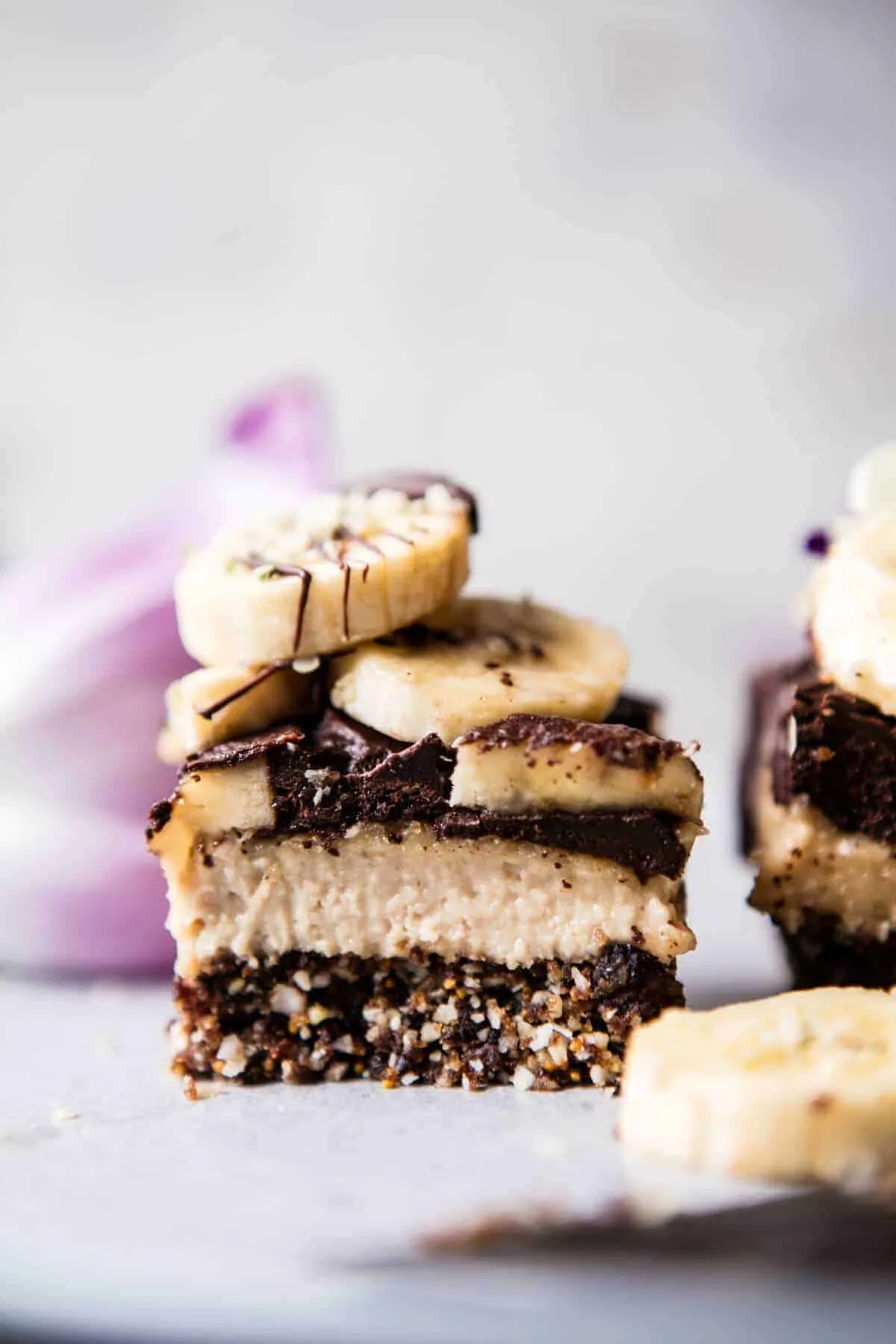 raw-chocolate-banana-cashew-cream-pie-bars