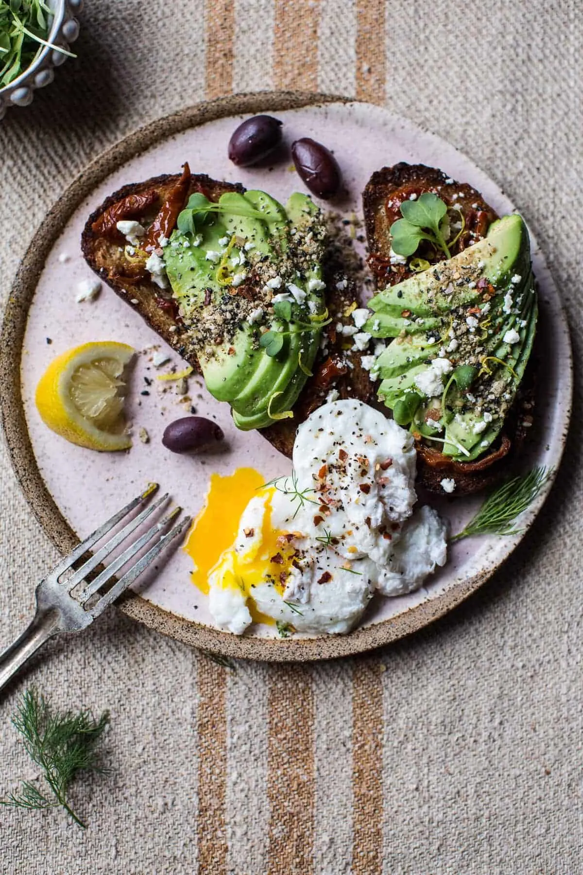 mediterranean-inspired-avocado-toast-with-pistachio-dukkah.