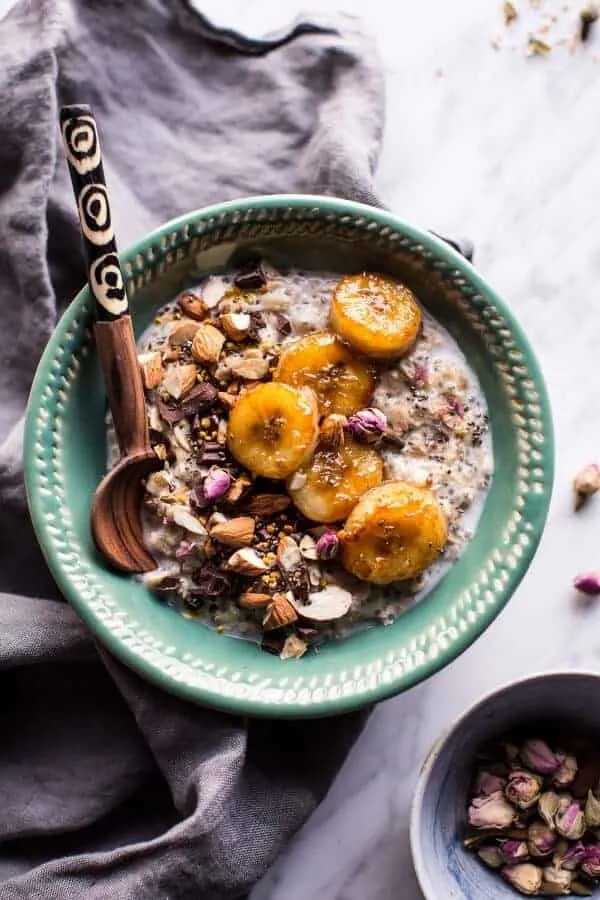 coconut-chia-oats-with-caramelized-bananas.