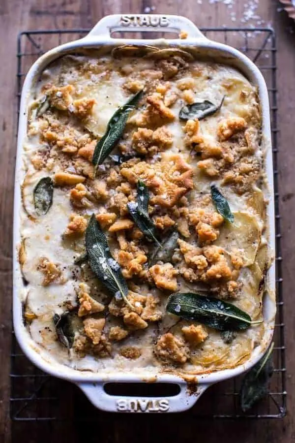 cheesy-potato-au-gratin-with-buttery-ritz-cracker-crumbs.