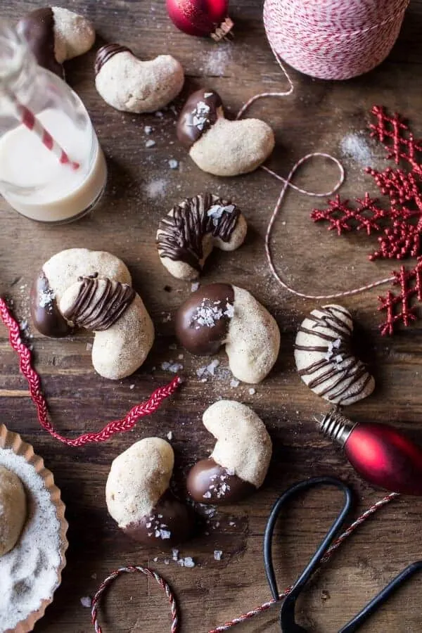 chocolate-dipped-vanilla-bean-cashew-crescent-cookies.