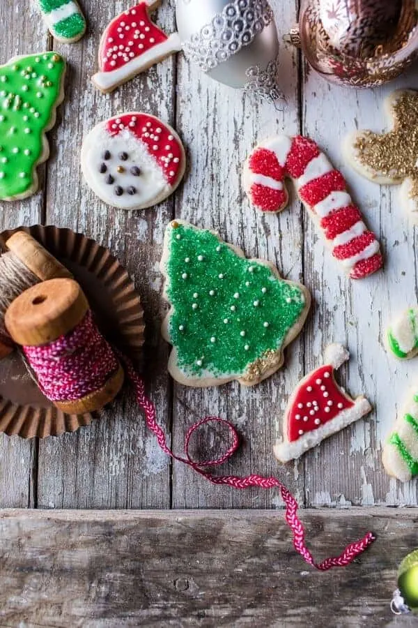 eggnog-scented-christmas-sugar-cookies-with-easy-vanilla-icing.