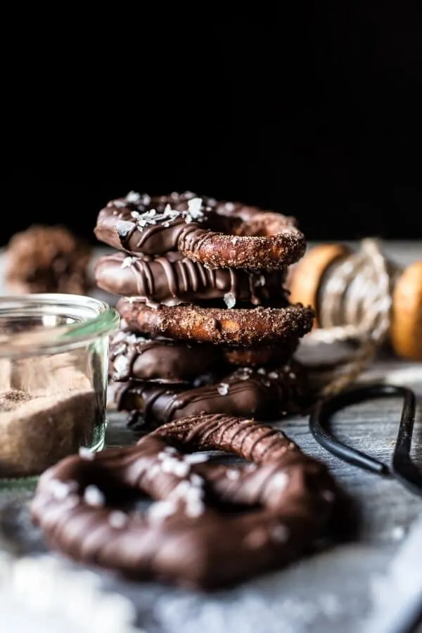 chocolate-covered-cinnamon-sugar-pretzels