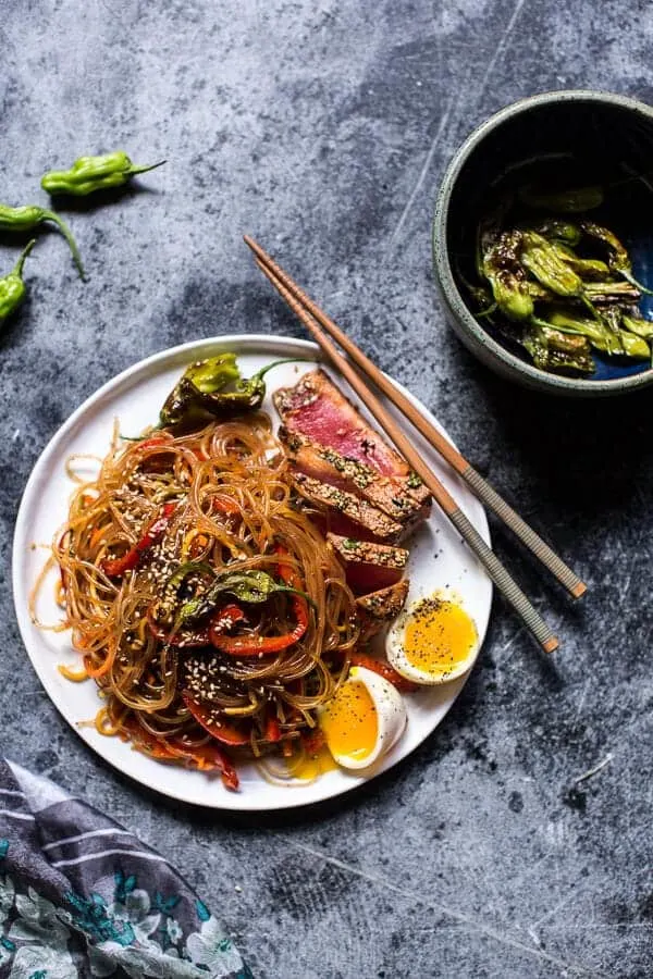 30-minute-korean-stir-fried-shishito-pepper-rainbow-veggie-noodles-with-seared-tuna