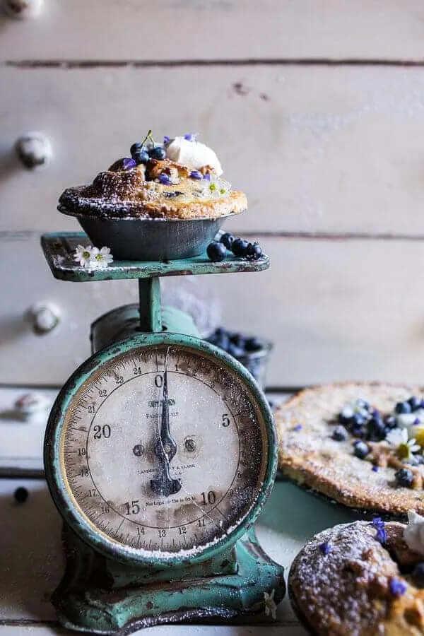 sweet-blueberry-buttermilk-pies-with-chamomile-cream