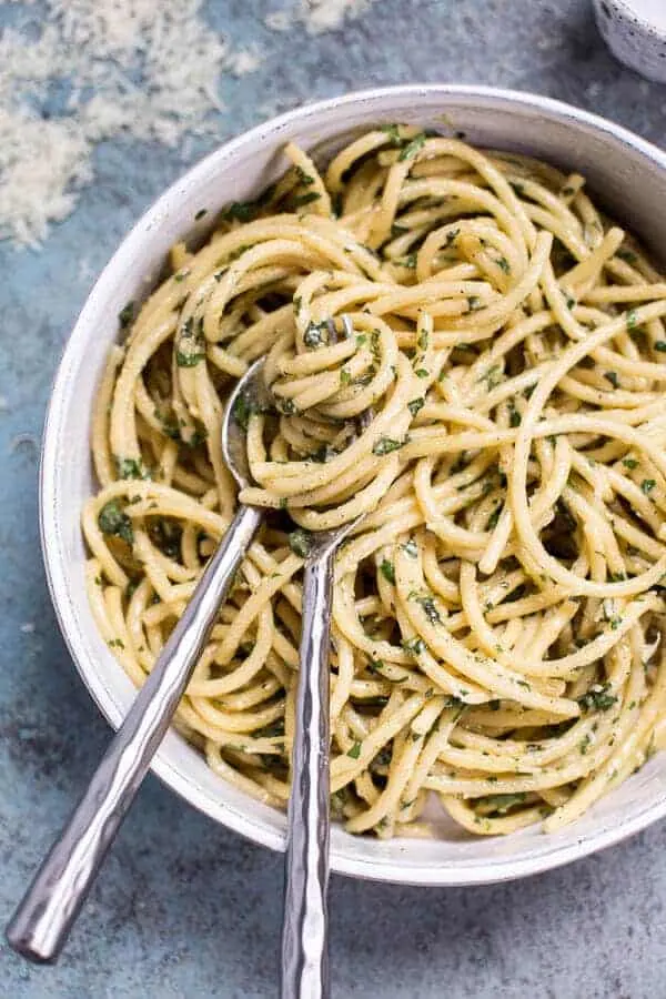 10-minute-creamy-buttery-herbed-bucatini.