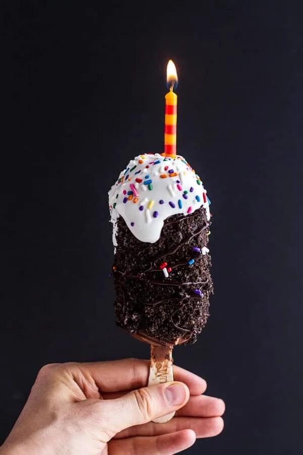 5-ingredient-caramel-double-chocolate-birthday-ice-cream-cake-bars-on-a-stick.