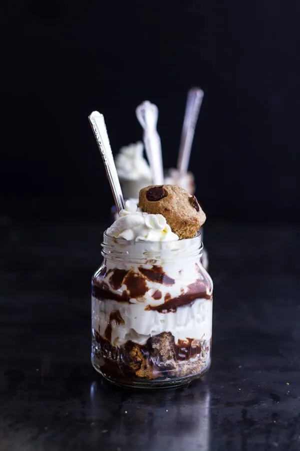 banana-bread-chocolate-fudge-swirled-cheesecakes.