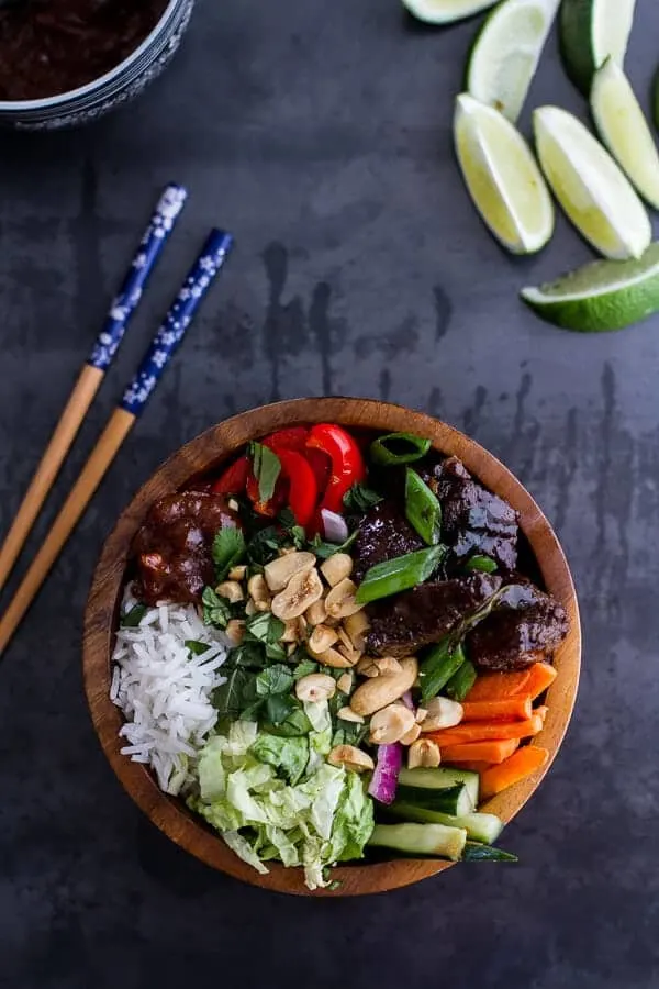 vietnamese-"shaken"-beef-bowl-with-hoisin-sauce