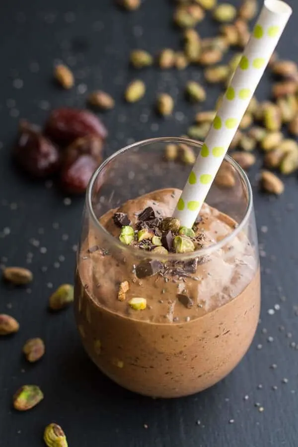 chocolate-pistachio-chia-shake