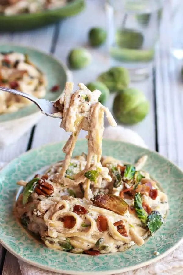 caramelized-brussels-sprouts-and-bacon-fettuccine-alfredo