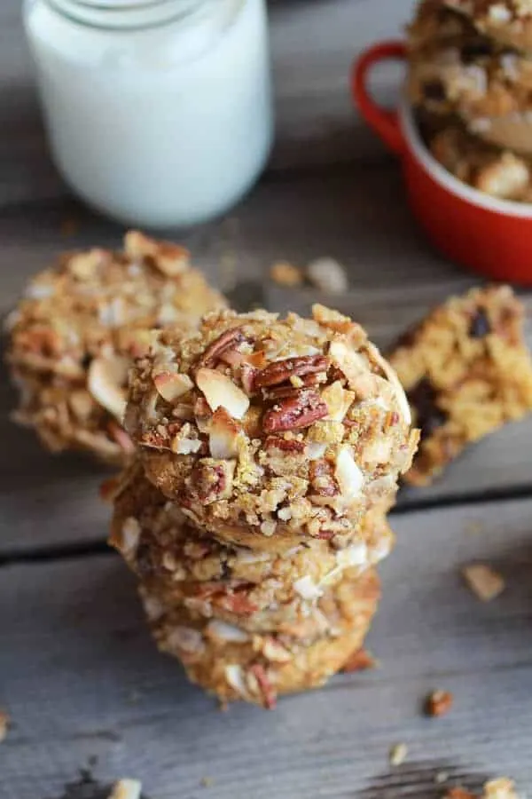 sweet-potato-quinoa-and-dark-chocolate-coconut-crumble-crunch-muffins