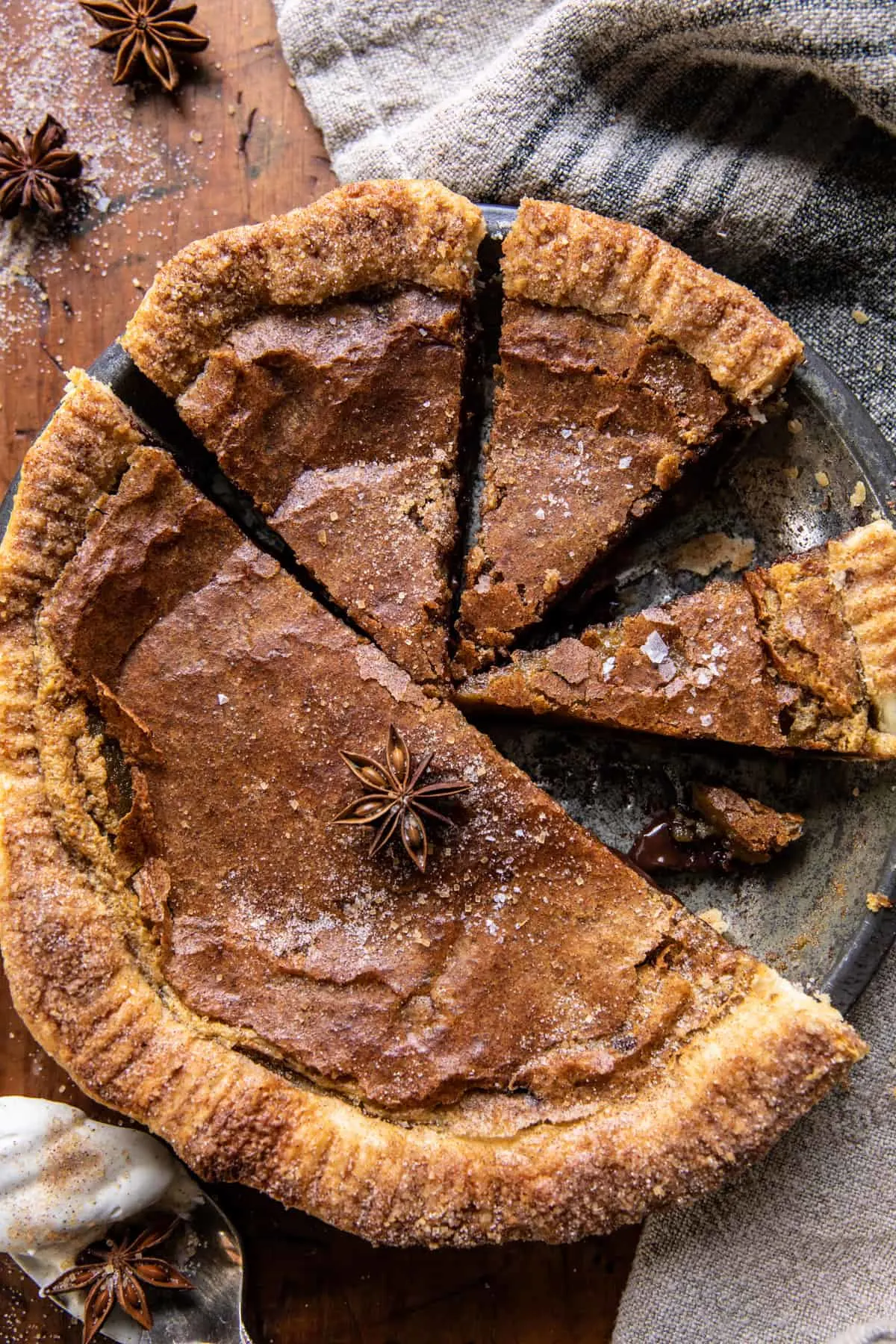 crinkly-salted-caramel-snickerdoodle-pie