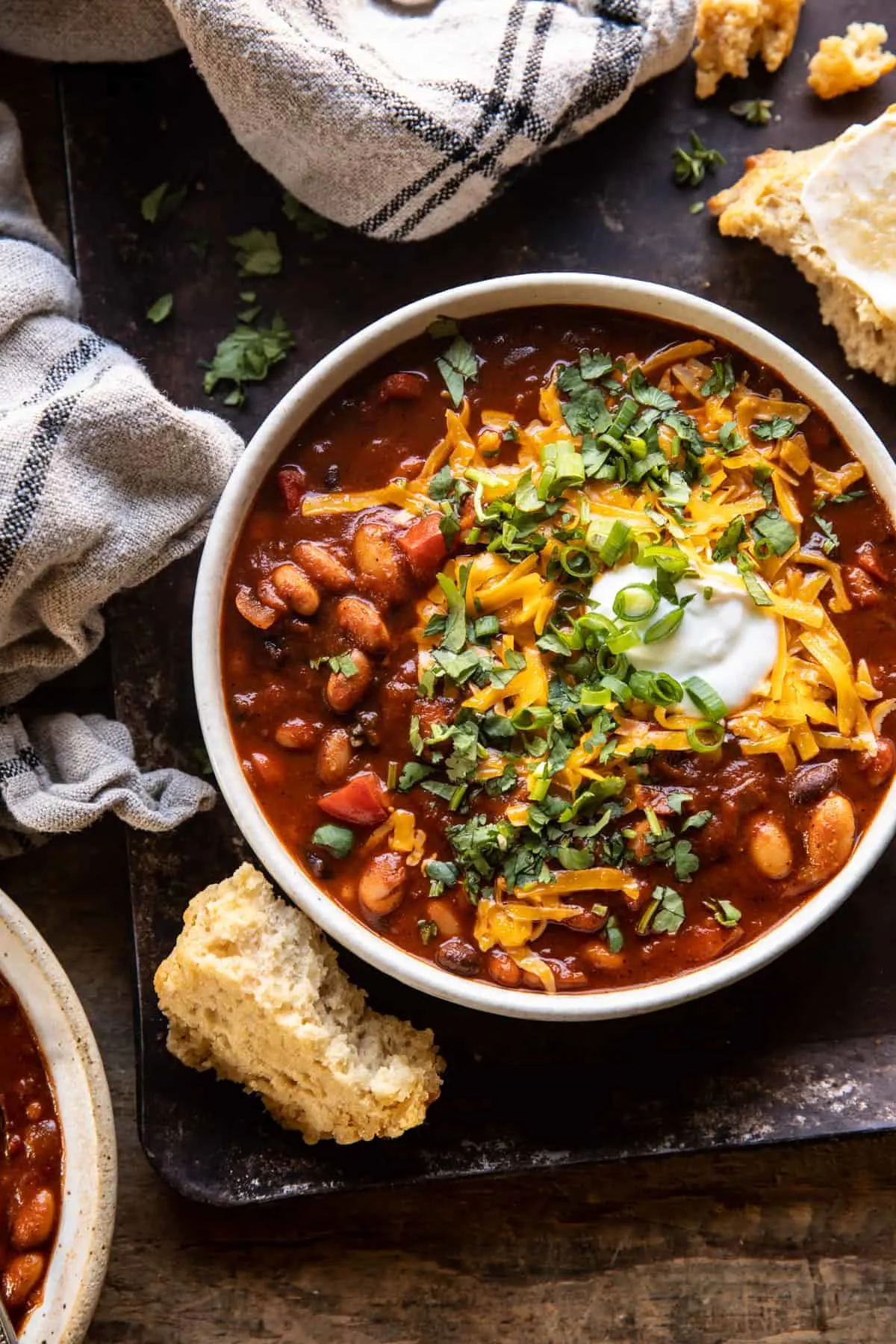 healthy-slow-cooker-chipotle-bean-chili
