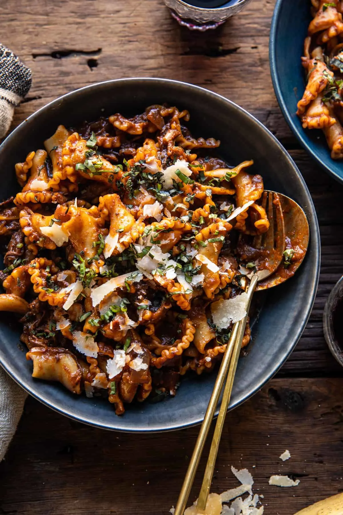 slow-cooker-red-wine-braised-short-rib-pasta