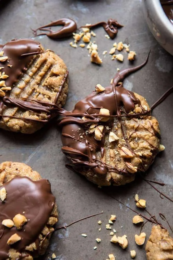5-ingredient-chocolate-dipped-peanut-butter-cookies