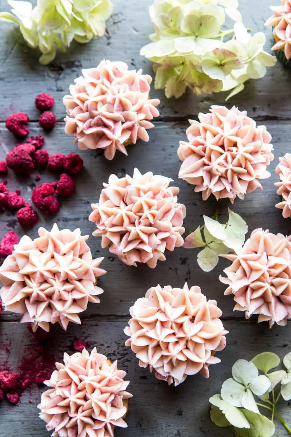 hydrangea-flower-carrot-cake-cupcakes