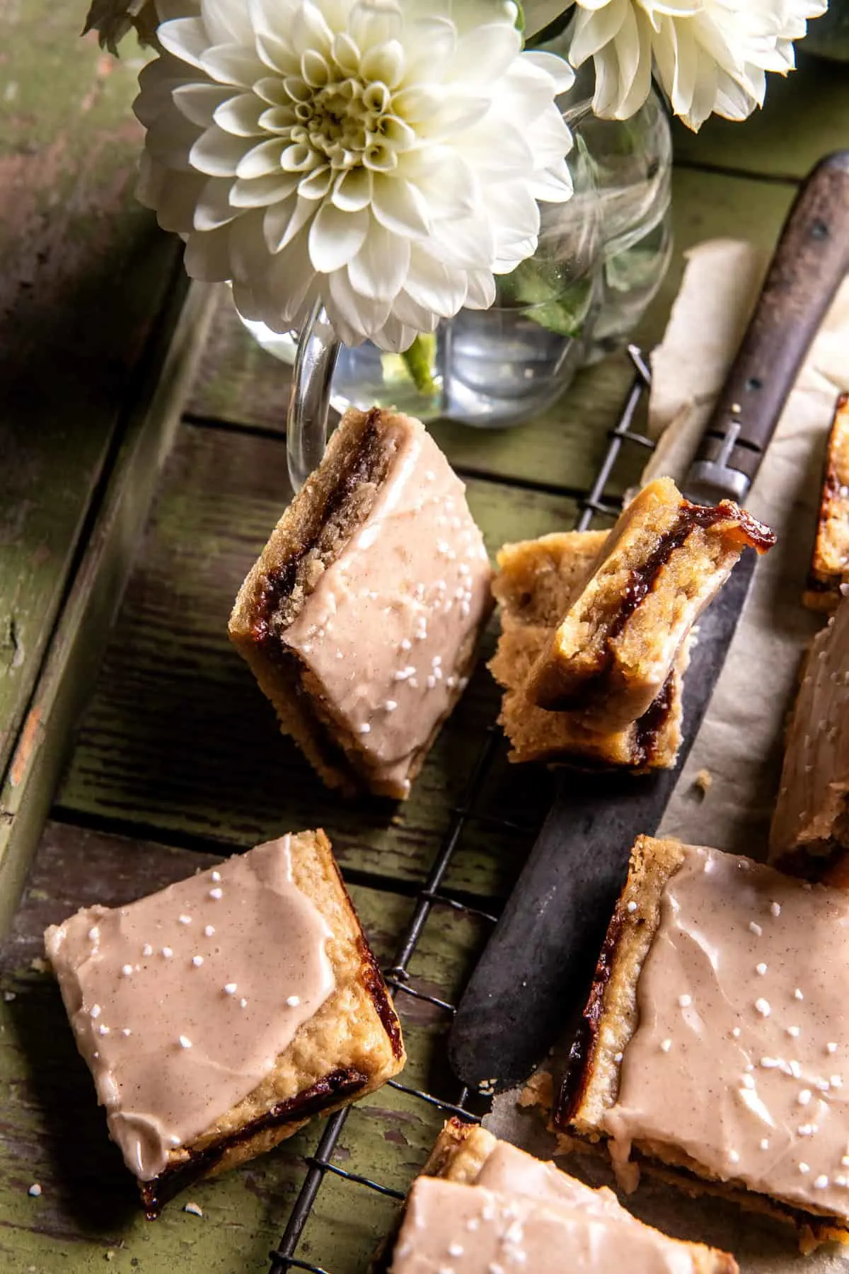 frosted-brown-sugar-cinnamon-pop-tart-bars