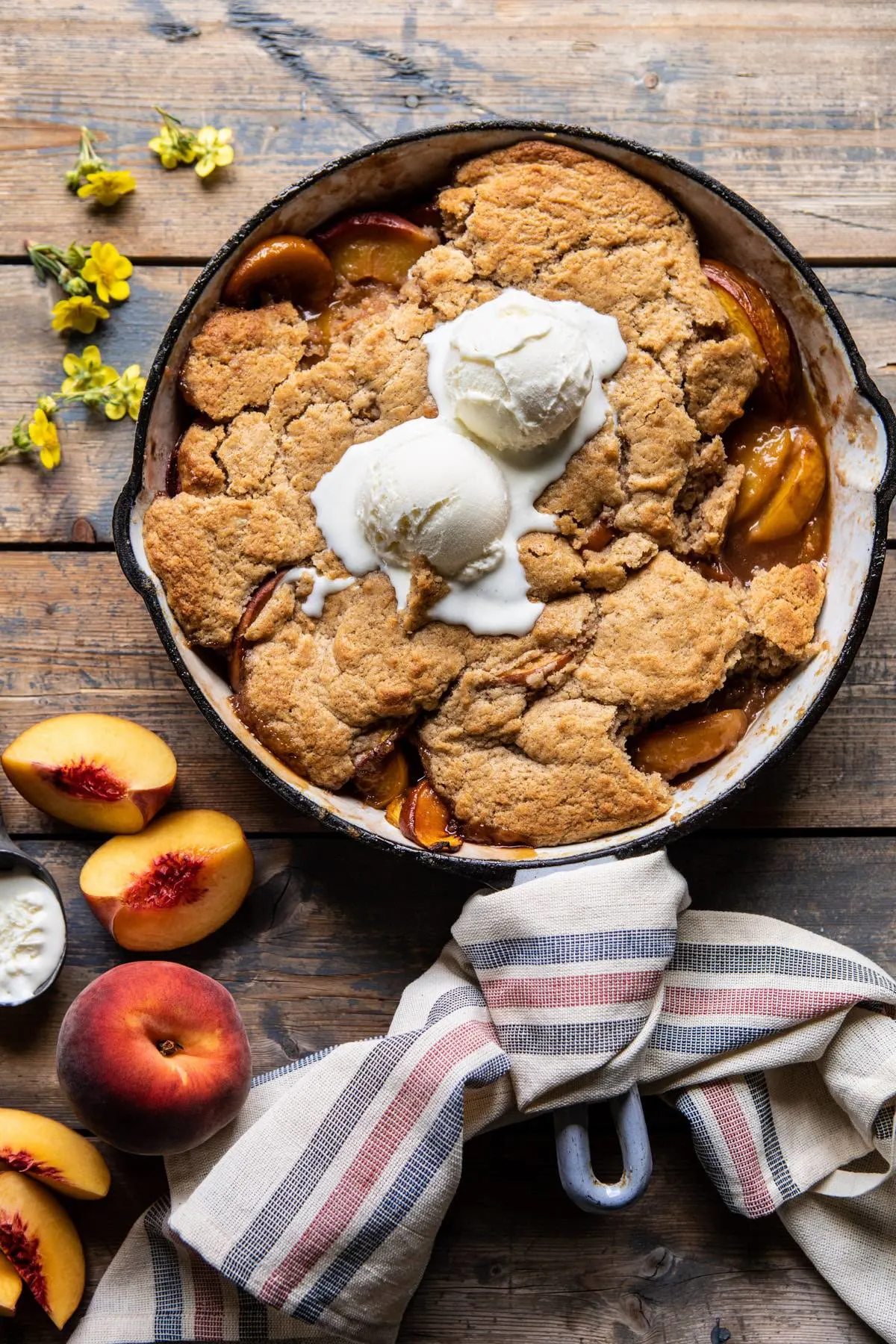 old-fashioned-skillet-brown-sugar-peach-cobbler