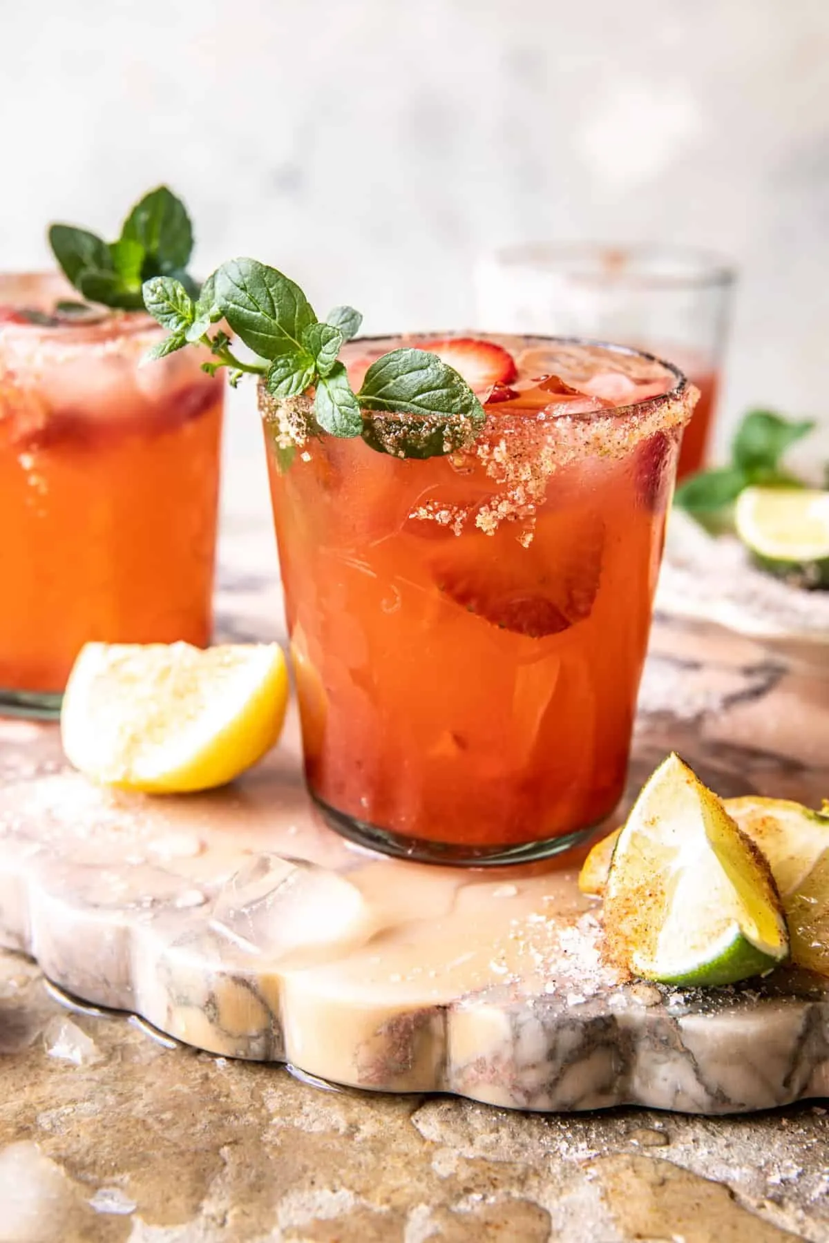 strawberry-lemonade-aperol-margarita.