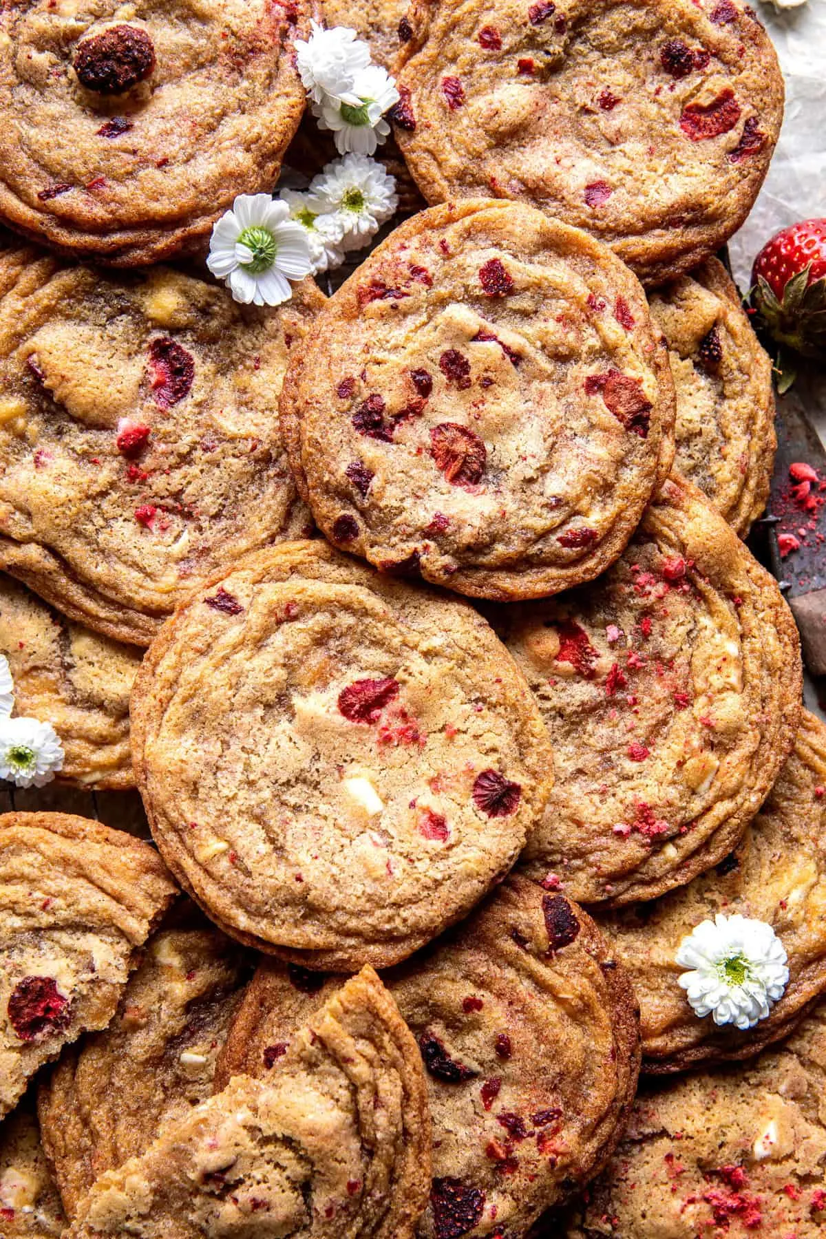 strawberries-'n-cream-cookies