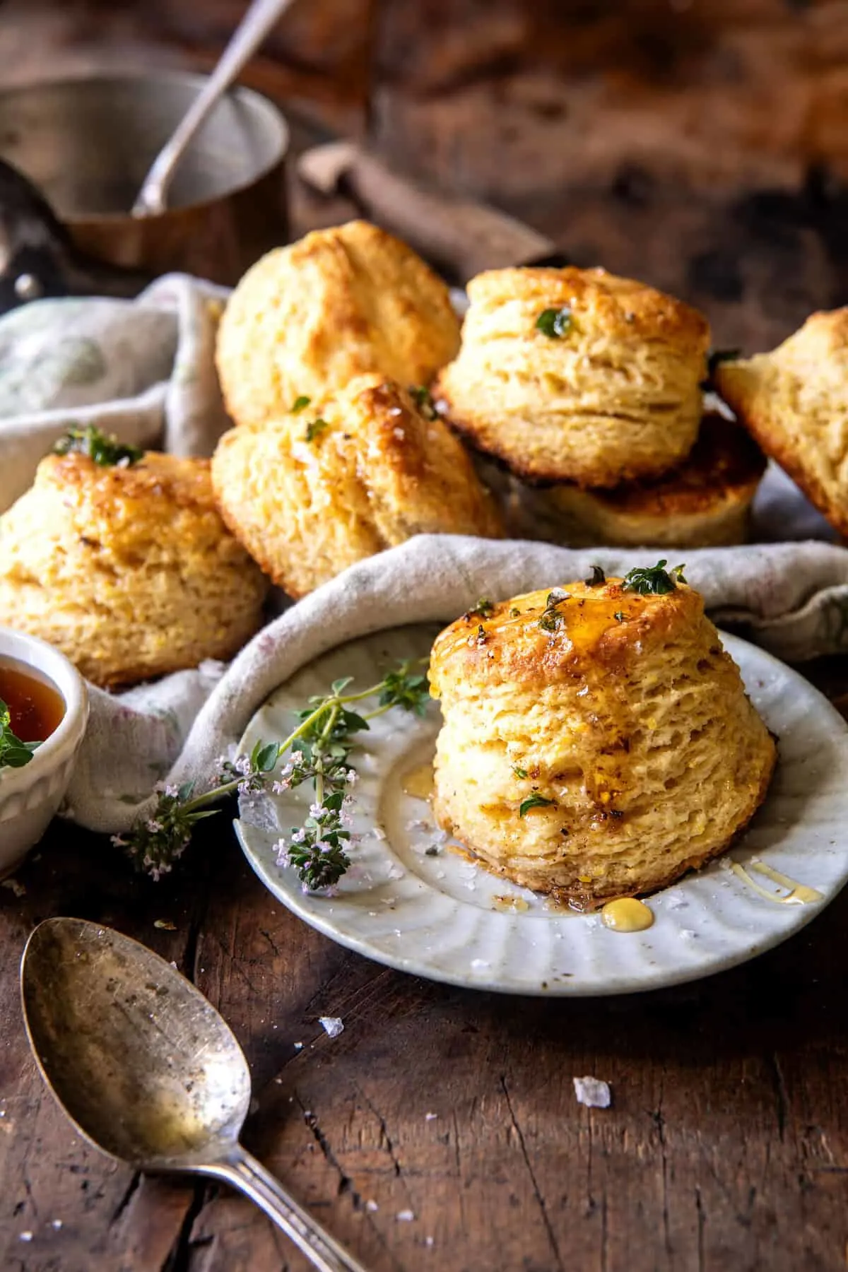 honey-garlic-parmesan-biscuits