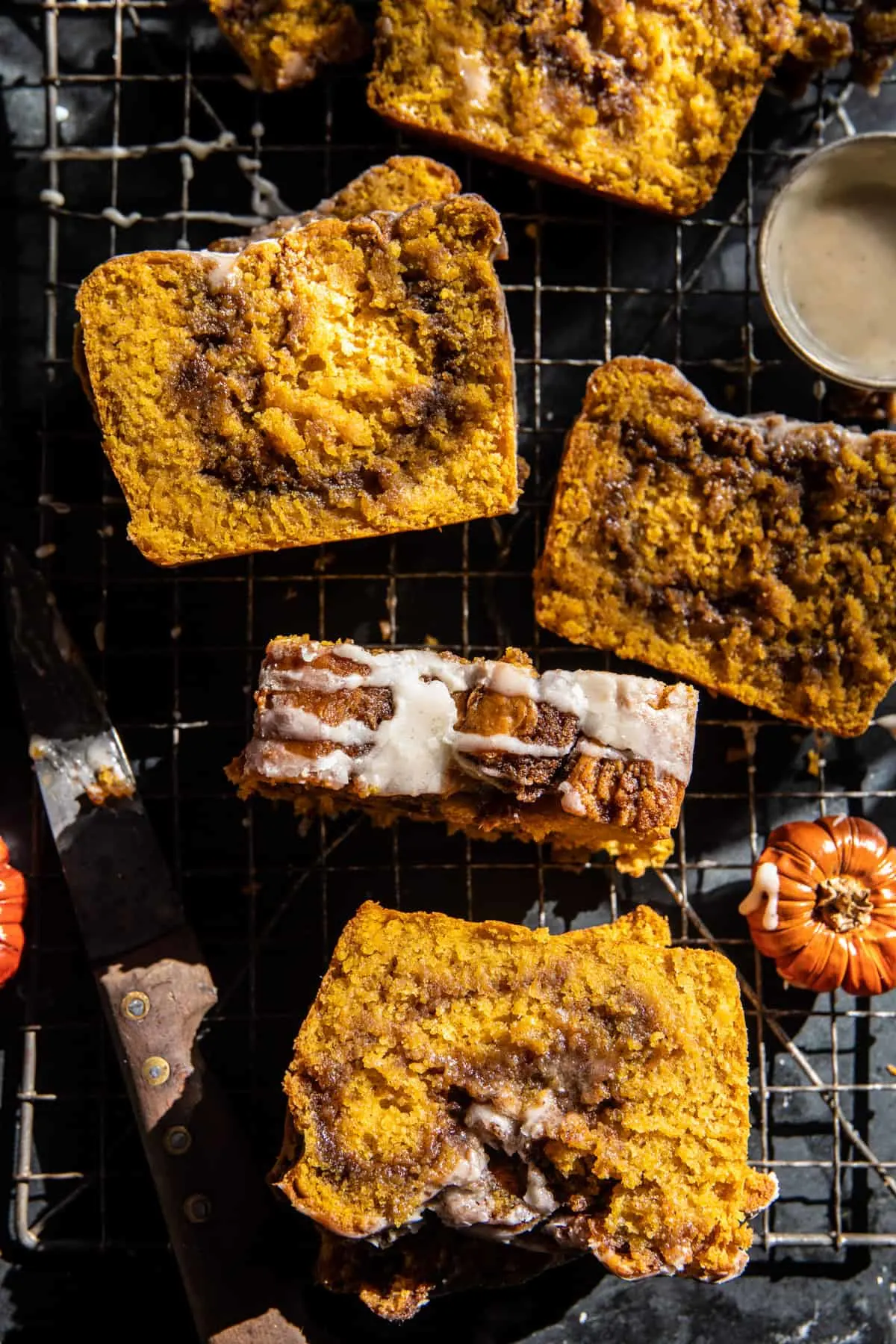 pumpkin-butter-cinnamon-roll-bread