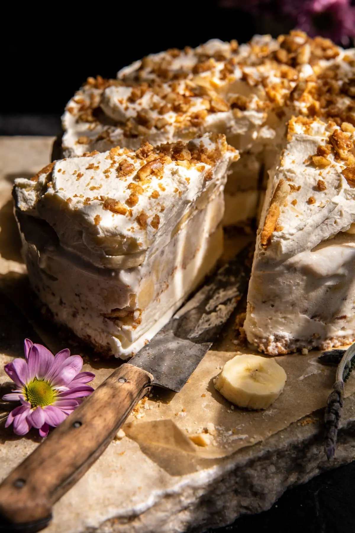 salty-pretzel-banana-pudding-ice-cream-cake