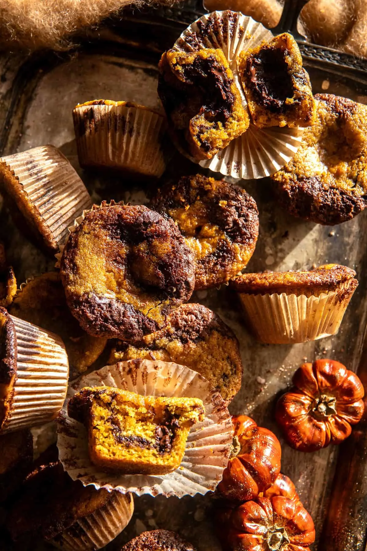 molten-chocolate-pumpkin-muffins